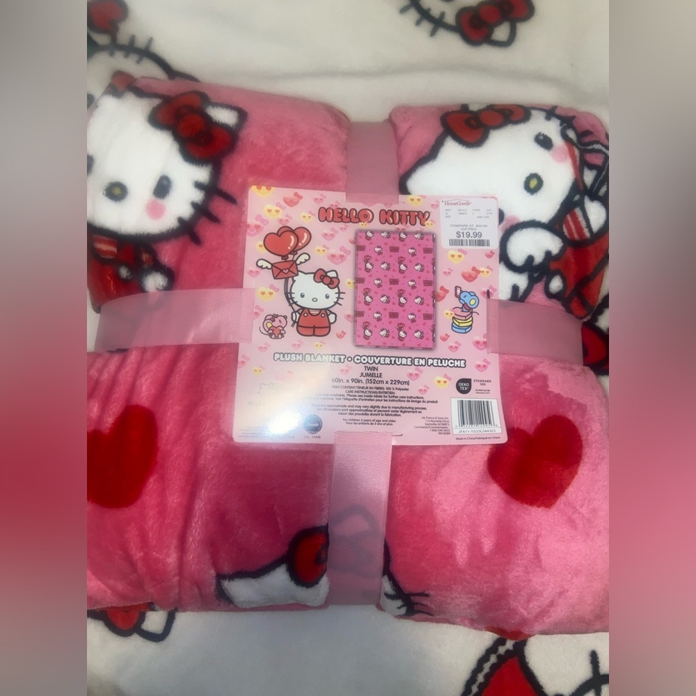Hello Kitty throw